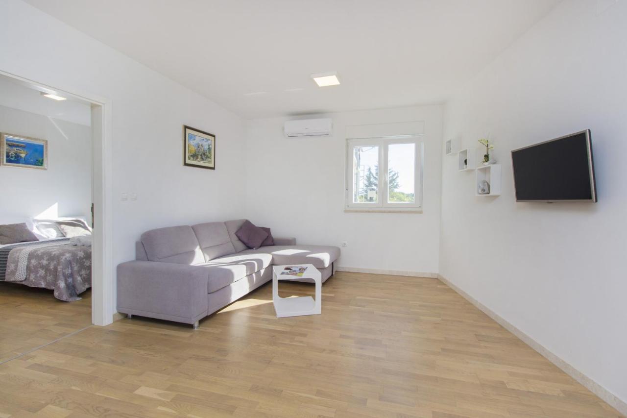 Apartments Luka Vodice Luaran gambar