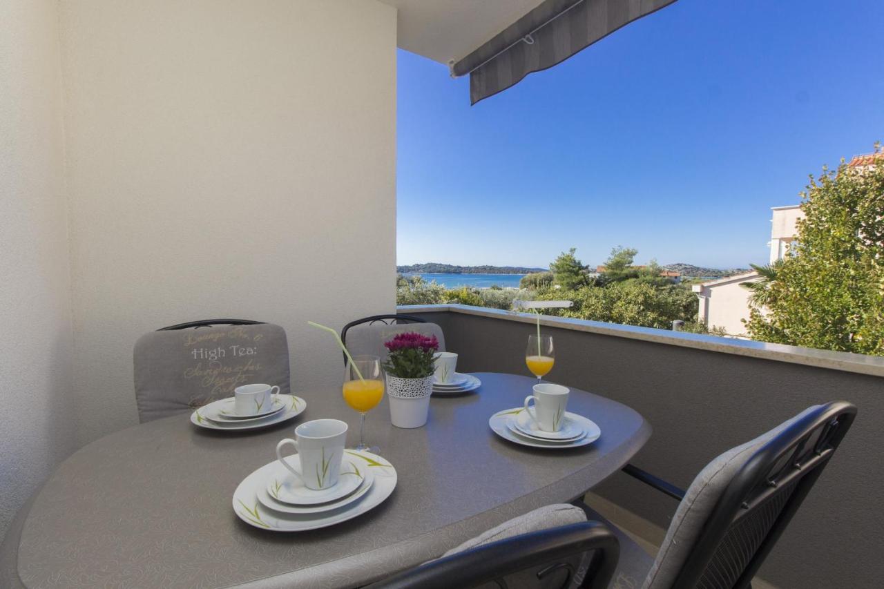 Apartments Luka Vodice Luaran gambar