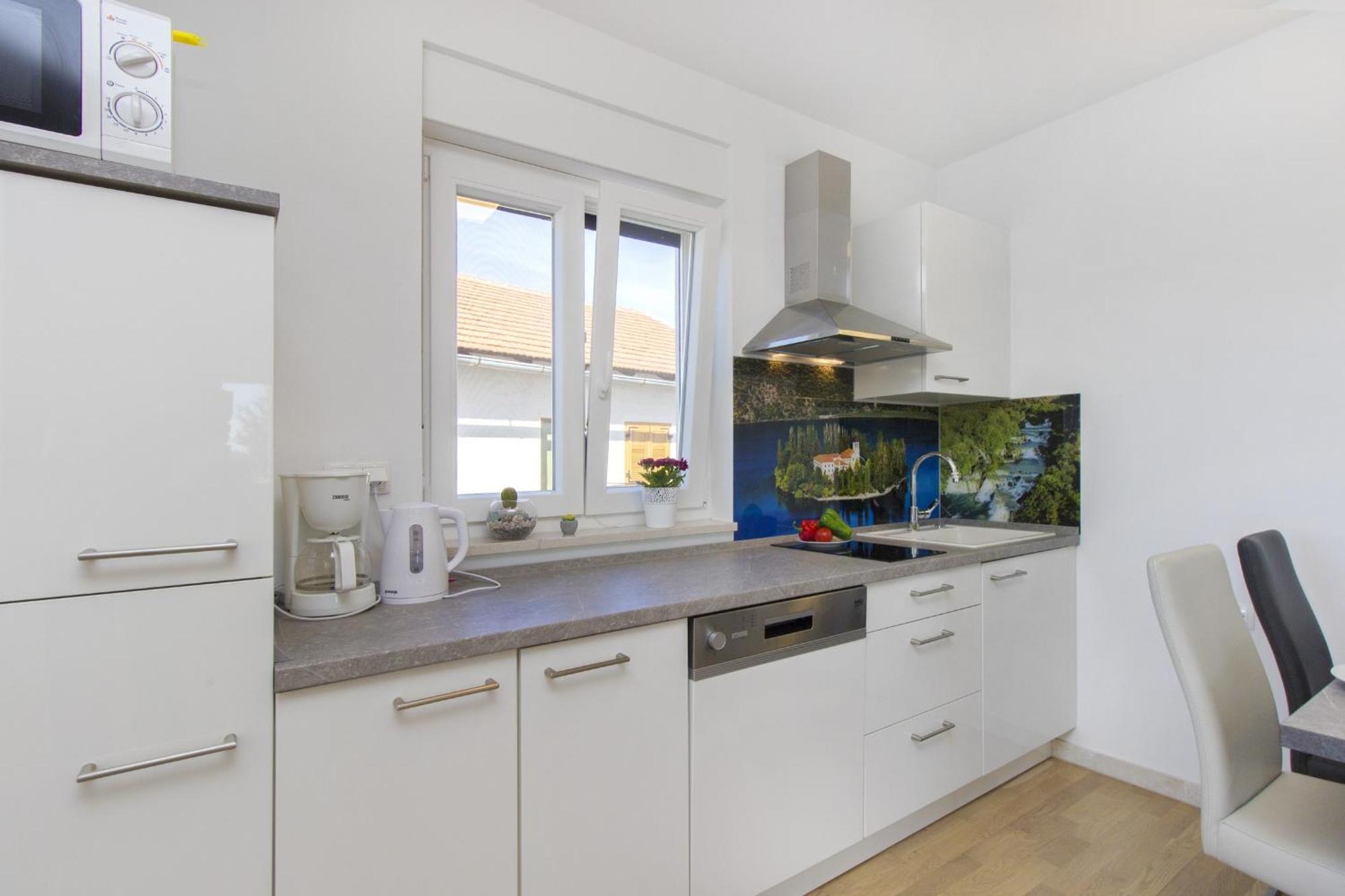 Apartments Luka Vodice Bilik gambar
