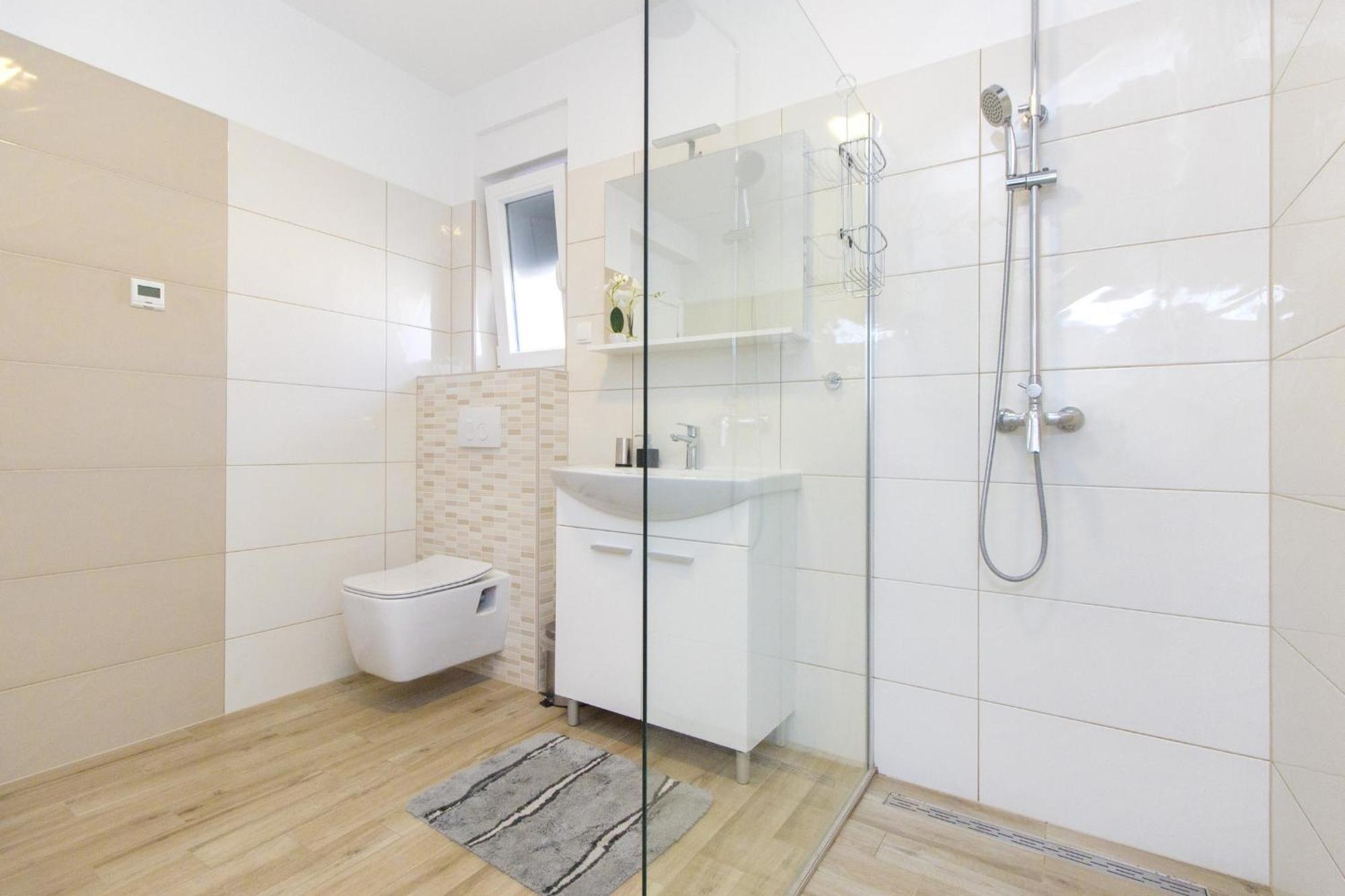 Apartments Luka Vodice Bilik gambar