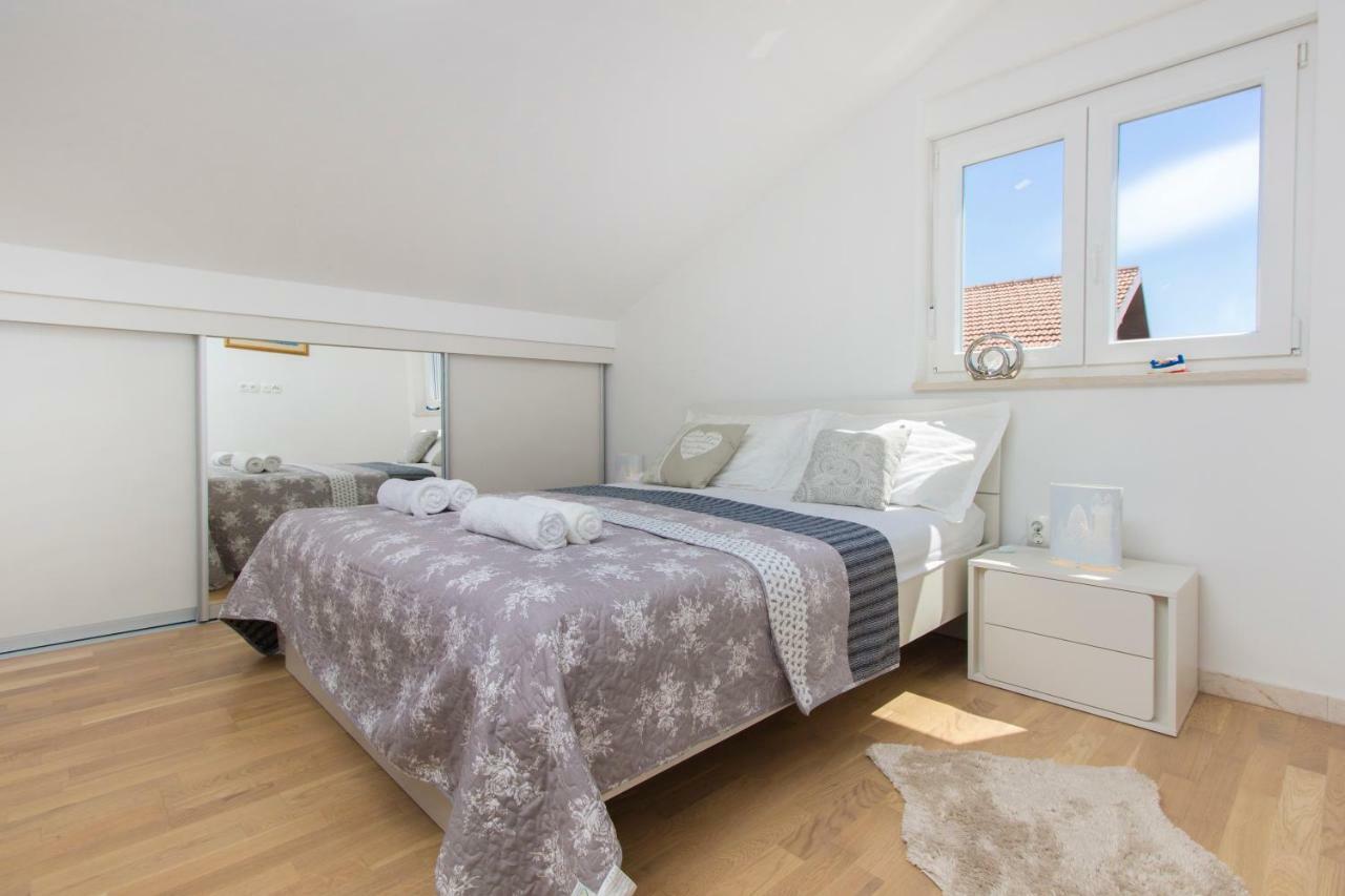 Apartments Luka Vodice Luaran gambar