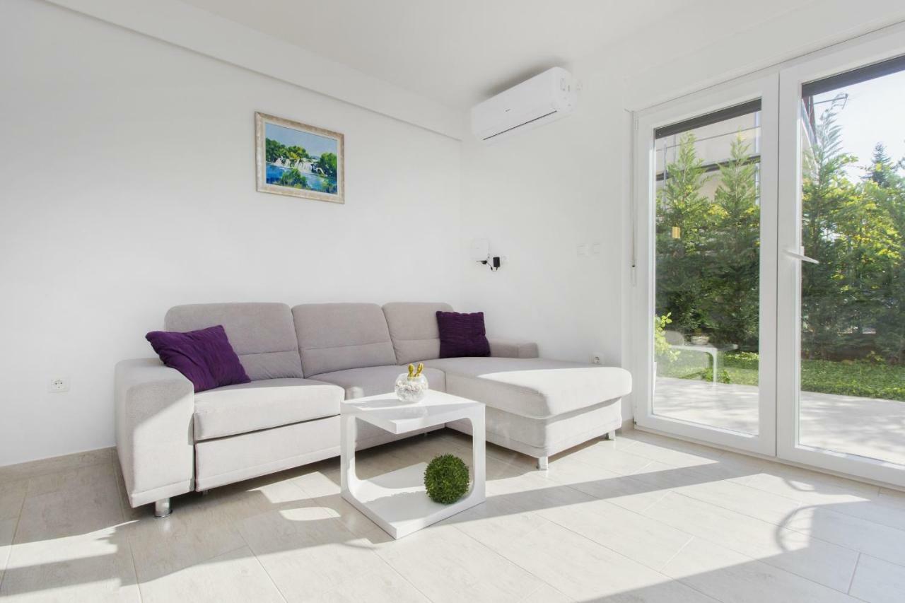 Apartments Luka Vodice Luaran gambar