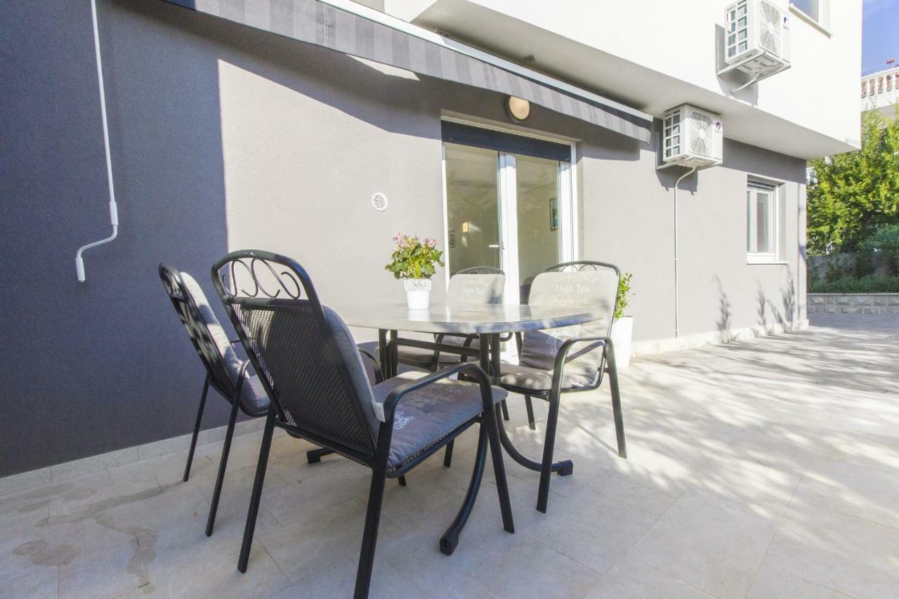 Apartments Luka Vodice Luaran gambar